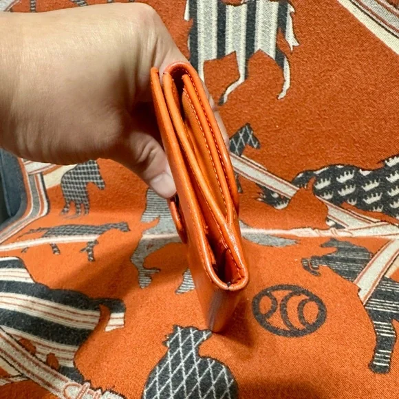 Gucci Orange Leather Wallet - Picture 3 of 11